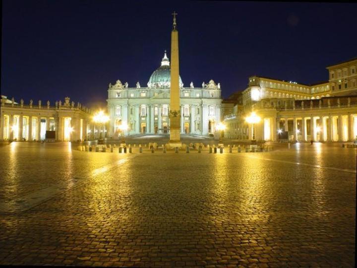 Vatican Low Cost Apartment Рим Екстериор снимка